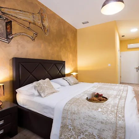 Prima Life سبليت